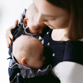 Weego TWIN Baby Carrier Blue Pepita with young woman and twins - 2
